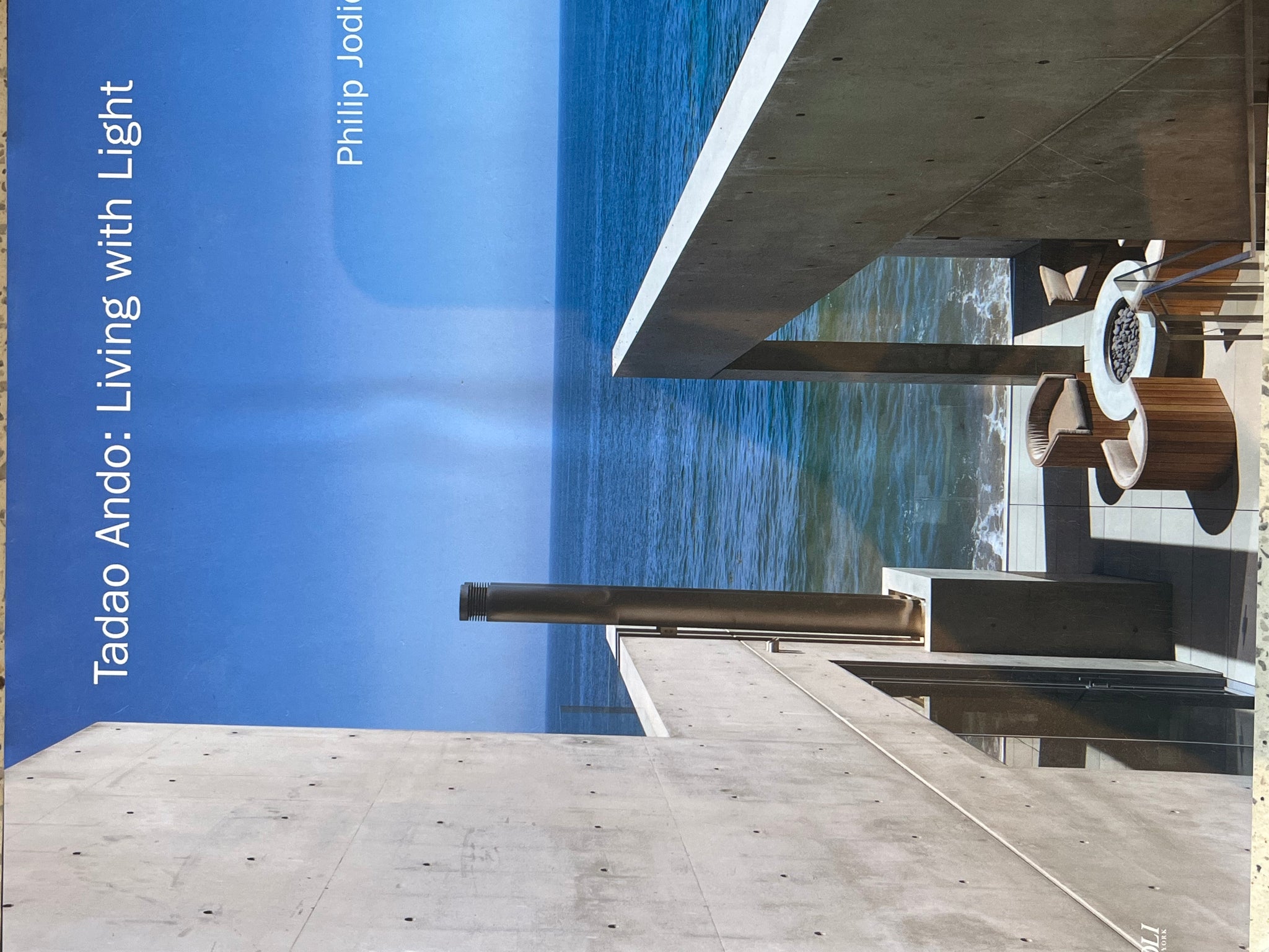 HWD- Libro “ Tadeo Ando: Living with light”